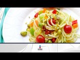 Receta para preparar pasta con pollo, jitomates dehidratados, queso azul y piñones. Receta de pasta