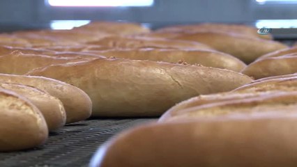 Adana'da Halk Ekmek, 230 Gram Ekmeği 60 Kuruşa Satıyor Zarar da Etmiyor