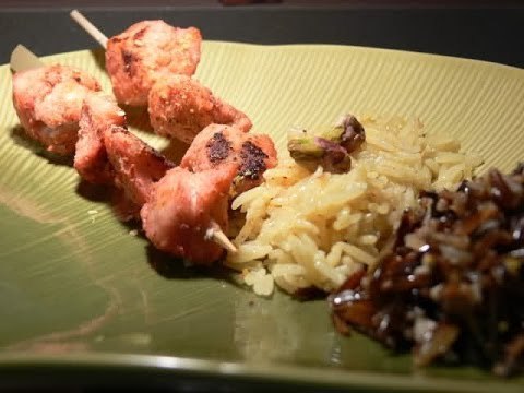 Receta de Brochetas tandoori con arroz / Brochetas tandoori con arroz