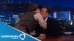Johnny Depp besa en la boca a su entrevistador (VIDEO) / Johnny Depp mouth kisses her interviewer