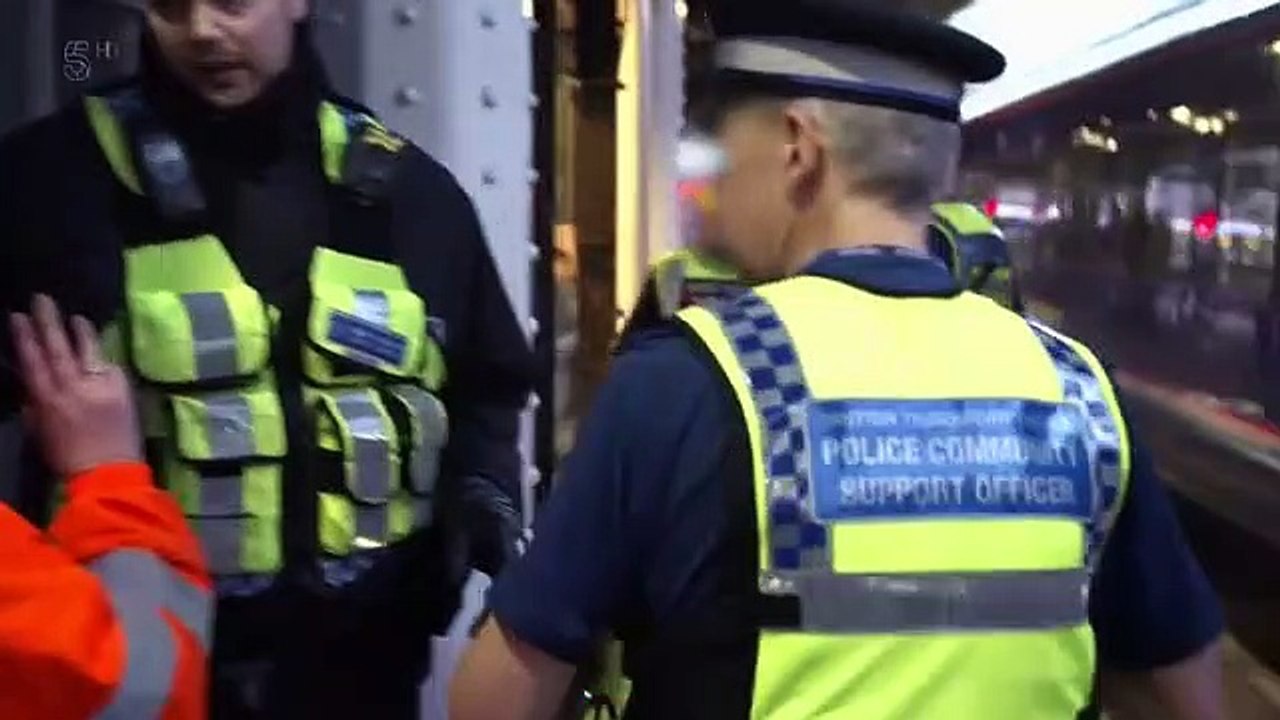 Paddington Station S02E06