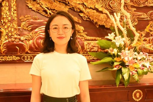 Uzun ince bir yoldayım ı bir de Çinli'den dinleyin