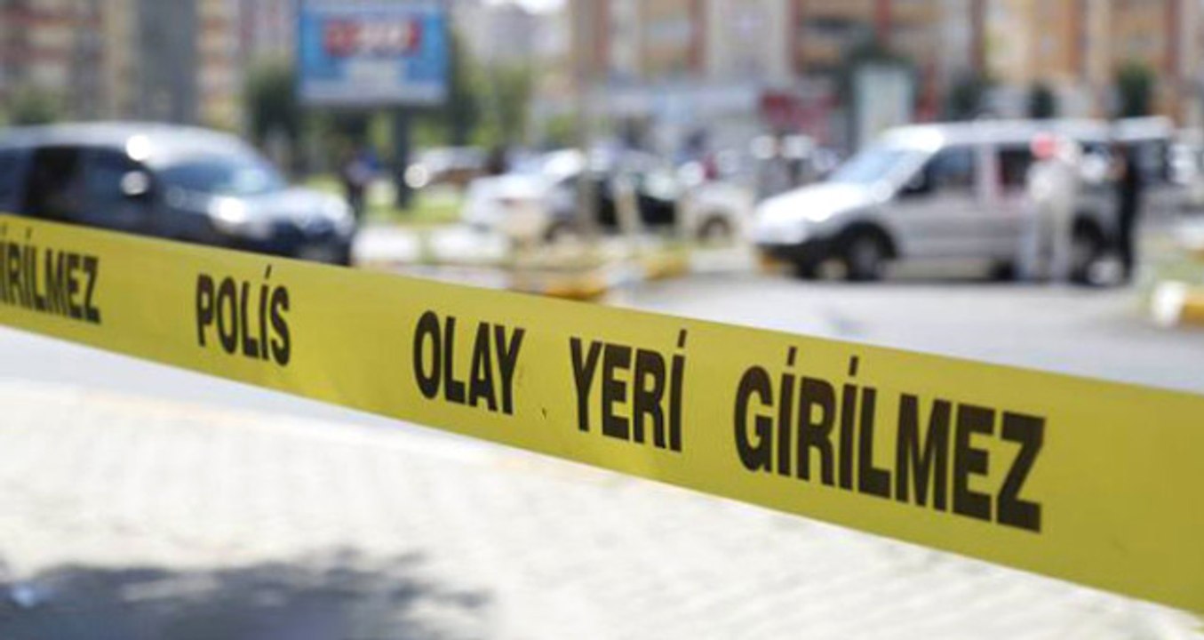 Küçükçekmece'de Polisten Kaçan Zehir Taciri Aracıyla Yayaları Ezdi: Yaralılar Var