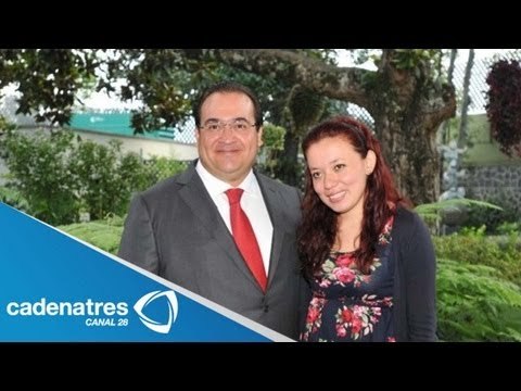 Maestra detenida en aeropuerto podrá viajar a Brasil / Ángel de María Soto viajará a Brasil