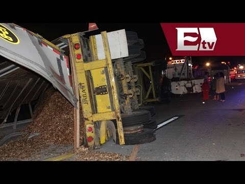 Tráiler se impacta contra una casa en Puebla, dejando a dos personas muertas y 15 lesionadas