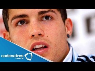 Cristiano Ronaldo le rompe la muñeca a un niño