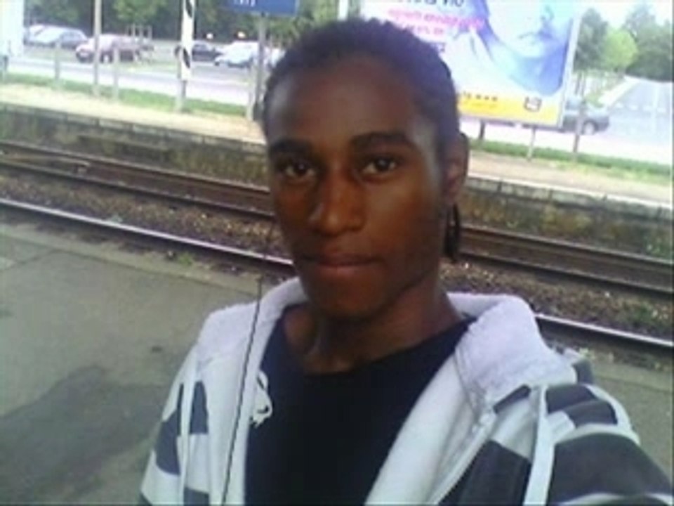 une histoir damour: music kenza_farah sefyu