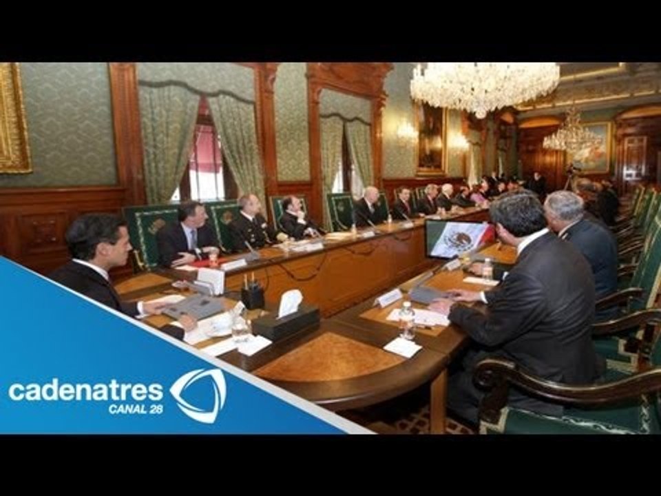 Enrique Peña Nieto se reúne con su gabinete para tratar temas del primer informe de gobierno