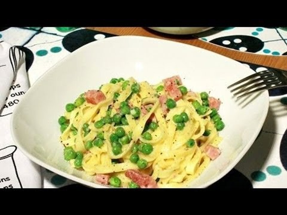 Pasta con chícharos espárragos y pancetta / Asparagus pasta with peas and bacon