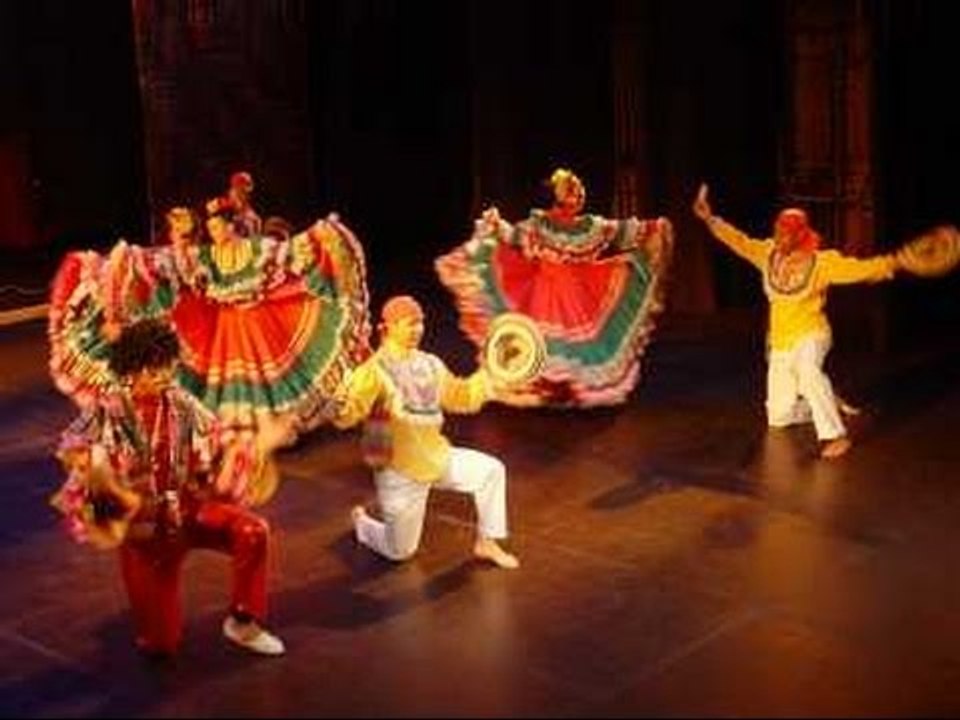 Aprende a bailar folklore colombiano / Clases de baile para bajar de peso