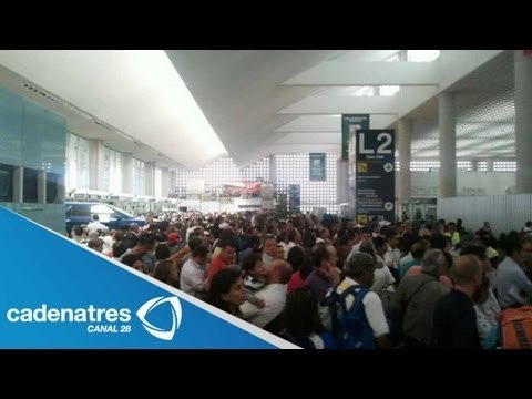 Maestros de la CNTE causan caos en el Aeropuerto de la Ciudad de México