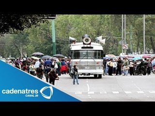 Maestros se manifiestan en sedes del congreso