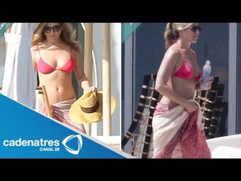 Jennifer Aniston de visita en Los Cabos / Jenni...