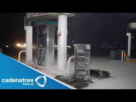 Grupo de hombres armados incendia gasolineria en Michoacán