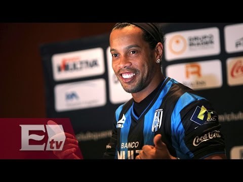Ronaldinho llega a Querétaro para incorporarse a Gallos/ Titulares