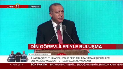 Din görevlileri Külliye'de