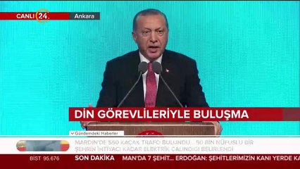 Din görevlileri Külliye'de