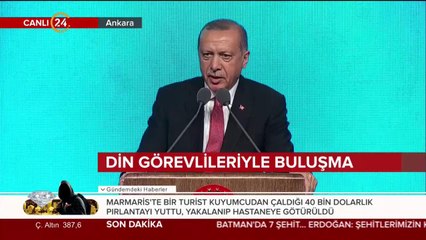 Din görevlileri Külliye'de
