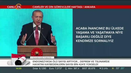 Din görevlileri Külliye'de