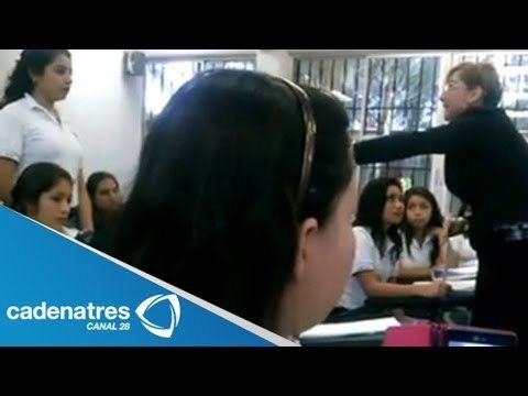 Maestra del CBTis 103 expone a alumna frente a sus compañeros por insultarla en twitter