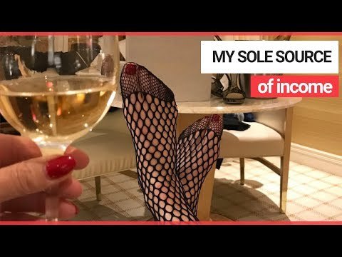 Woman makes $30k-a-year posting pictures of her FEET | SWNS TV