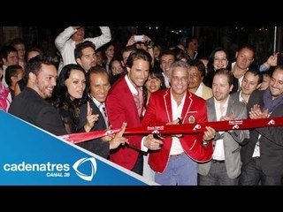 Alexis Ayala inaugura su restaurante "Santo pescado"