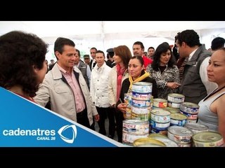 Peña Nieto realiza visita a centro de acopio en el Zócalo capitalino