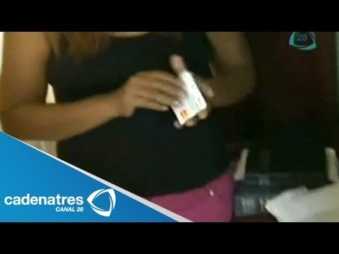 Sedesol entrega tarjetas con 10 mil pesos a damnificados en Guerrero