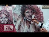 Pintora mexicana usa vino tinto para crear arte / Vianey Esquinca