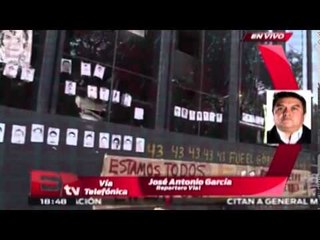 Manifestantes arrojan piedras a la fachada de la PGR / Nacional