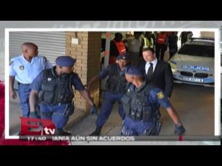 Pistorius condenado a cinco años de prisión por matar a su novia / Andrea Newman
