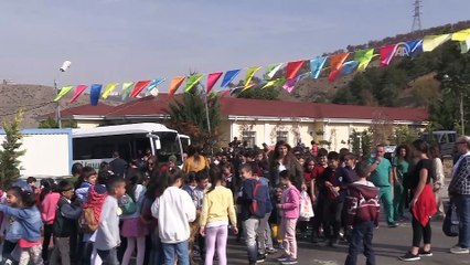 Çocuklar, sokak hayvanlarıyla buluştu - ANKARA