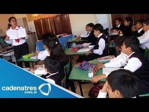 Tras 40 días de paro, arranca el ciclo escolar en Oaxaca; impiden retorno de maestros de Sección 22