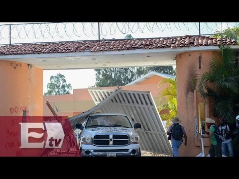 Maestros de la CETEG vandalizan Casa Guerrero / Nacional
