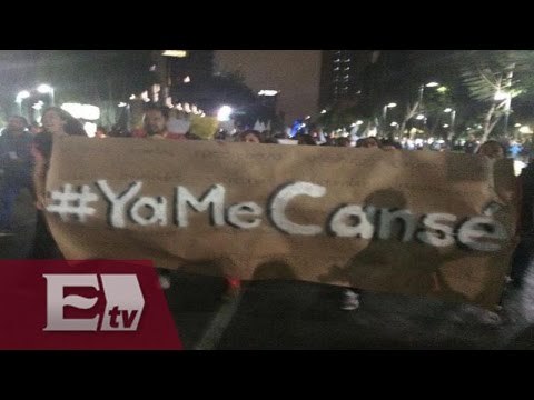 Manifestación en solidaridad a los normalistas en la ciudad de México / Excélsior en la media