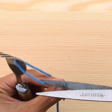 How to Make Pom-Poms in Under a Minute