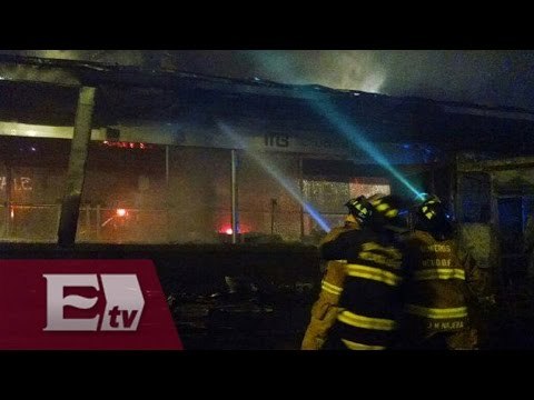 Incendian unidad de Metrobús en CU / Metrobús calcinado por encapuchados / Paola Virrueta