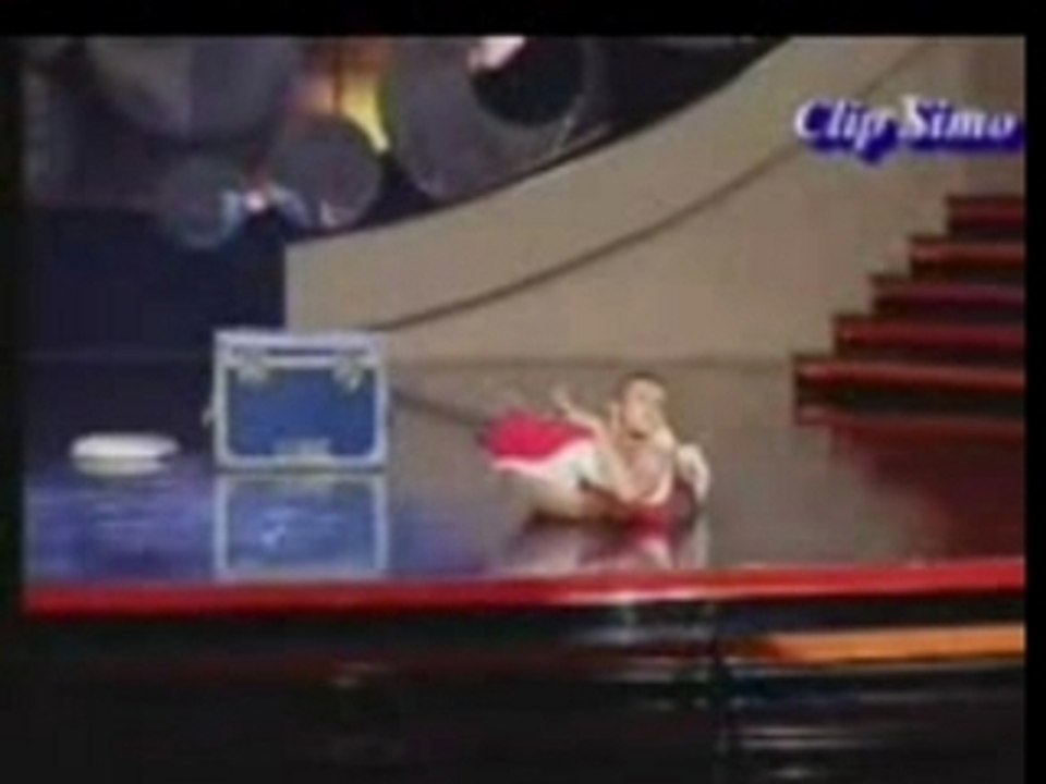 homme lastique serpent