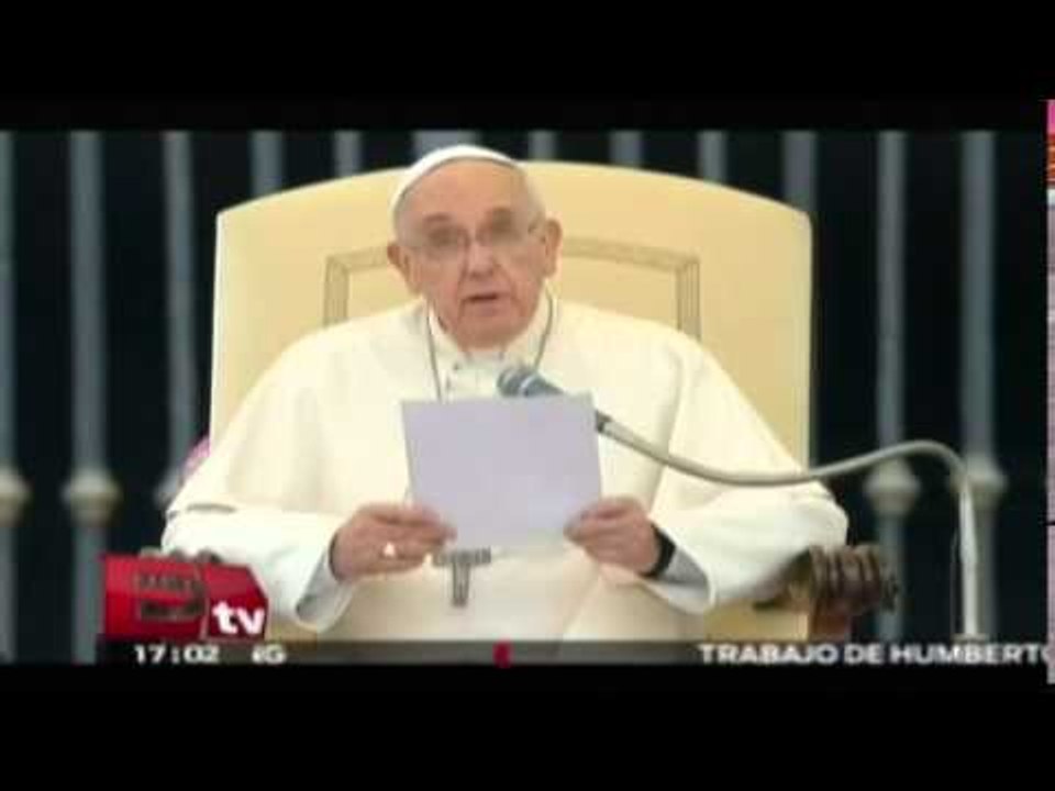 El Papa se une al dolor de México por desaparición de normalistas  / Excélsior Informa