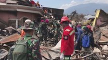 Ascienden a 1.424 los muertos por el seísmo y el tsunami en Indonesia