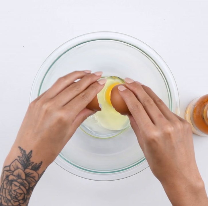 Face Your Food with These Four Clever Beauty Hacks