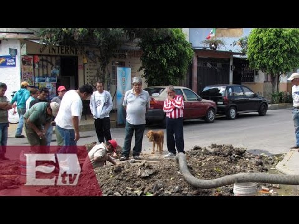 Fuga de agua en Presidente Masaryk / Vianey Esquinca
