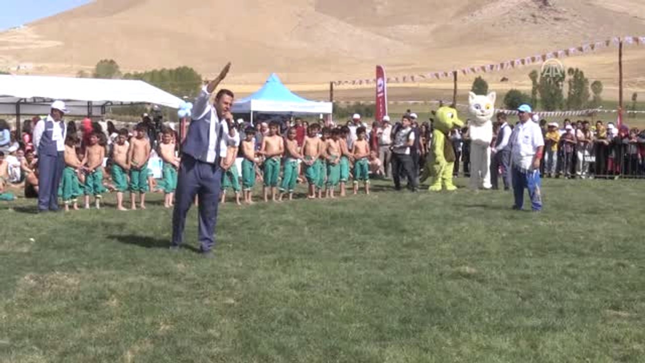 Kırkpınar'dan Gürpınar'a Ulusal Yağlı Güreş Festivali"