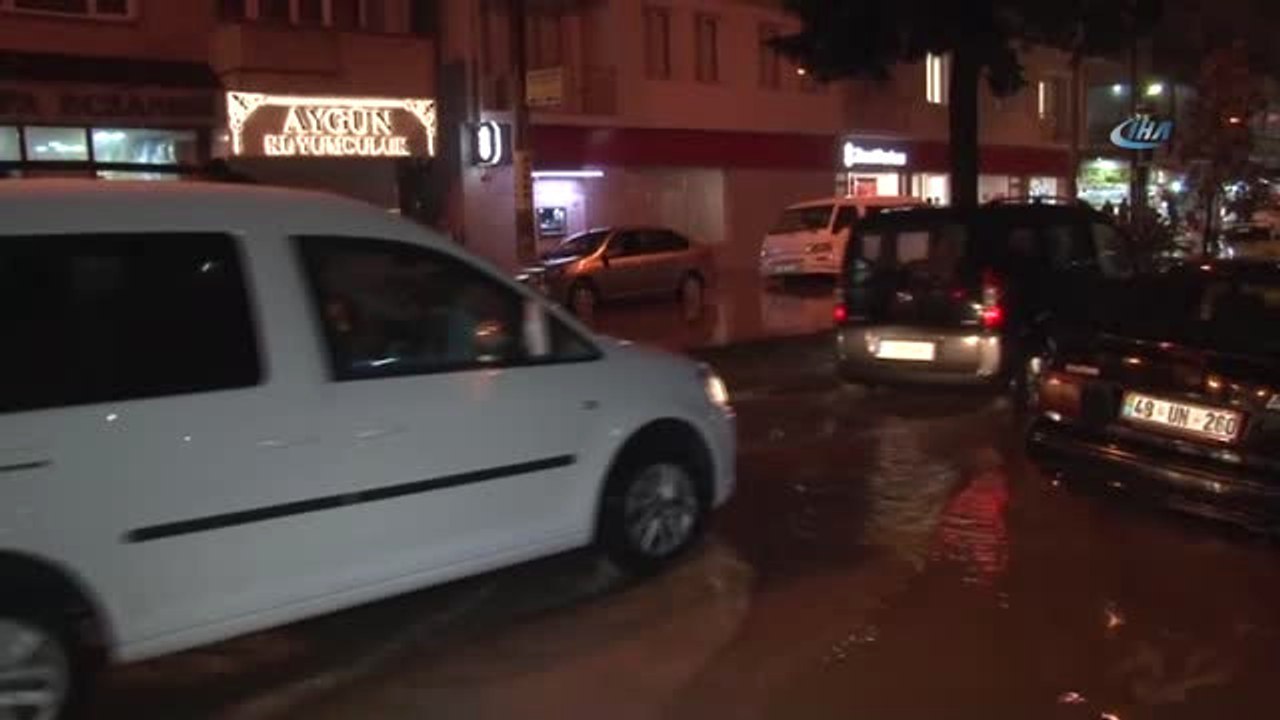 Trabzon'un Araklı İlçesinde Şiddetli Yağış Etkili Oldu