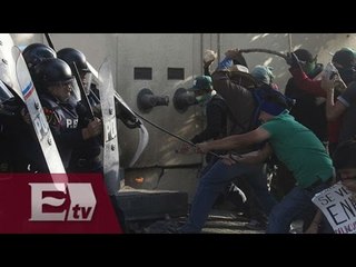 ¡Última Hora! Encapsulan a encapuchados por destrozos tras marcha por #43Normalistas  / #1DMX