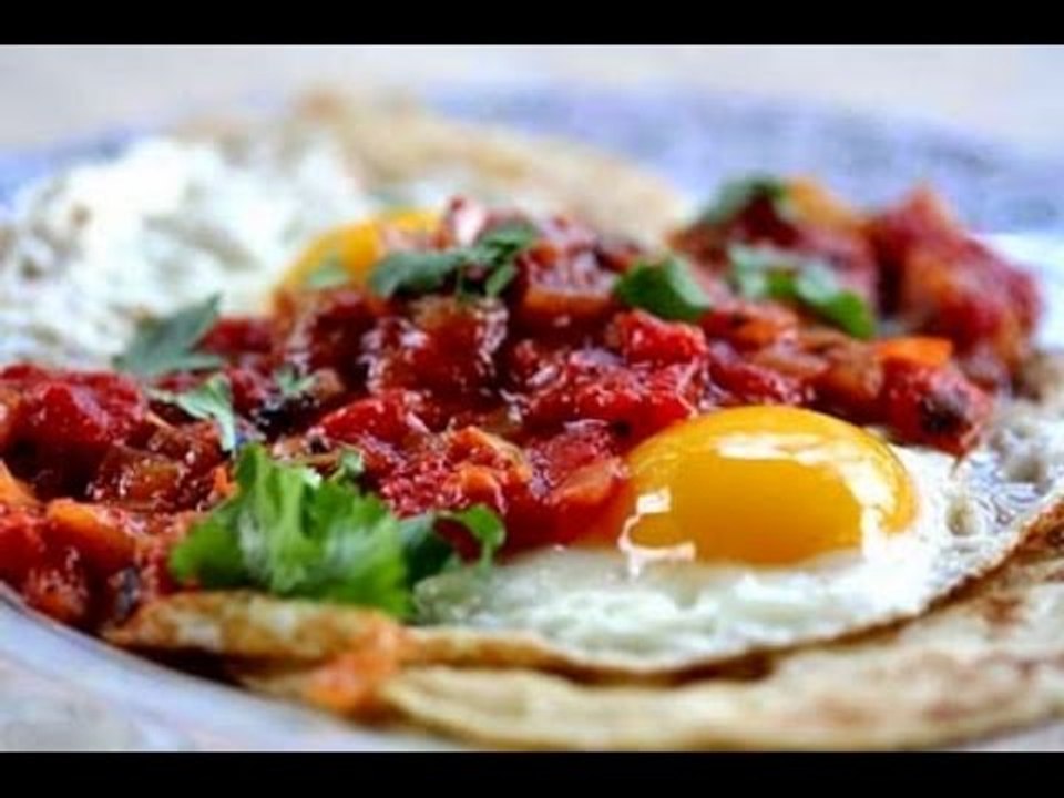 Cómo hacer pizza ranchera para el desayuno / Receta de pizza mexicana