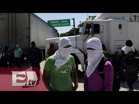 Normalistas bloquean carreteras de Chilpancingo / Excélsior informa