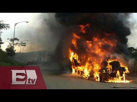 Enfrentamiento entre transportistas y maestros de Oaxaca / Martín Espinosa