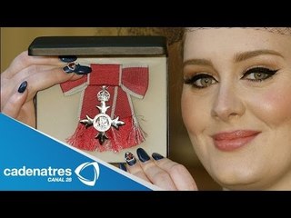 Adele recibe la medalla de la Orden del Imperio Británico