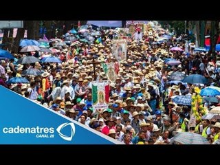 Elementos de la Policía Federal vigilan a peregrinos en la Basílica de Guadalupe